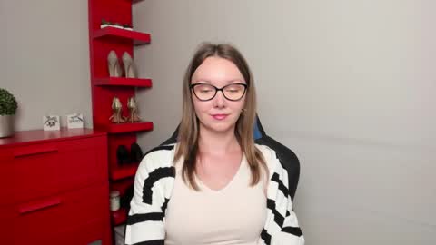 Snapshot of beautyzoexx chatting on 09/12/25, 06:24 Zoe online show from 09/12/25, 06:24