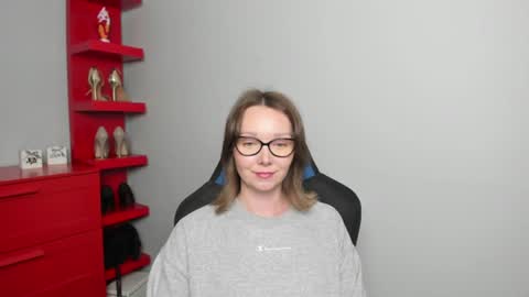 Zoe online show from 06/18/26, 09:14