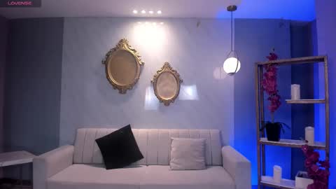 Snapshot of beccabaxter chatting on 10/31/25, 11:55 Am Becca online show from 10/31/25, 11:55