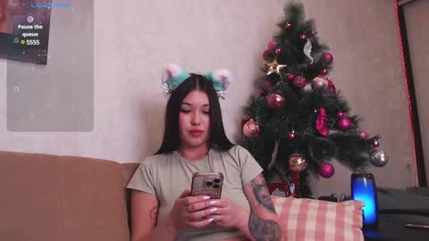 Snapshot of beccahert chatting on 01/06/25, 01:53 BeccaHert online show from 01/06/25, 01:53