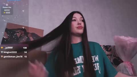 Snapshot of beccahert chatting on 02/23/25, 05:23 BeccaHert online show from 02/23/25, 05:23