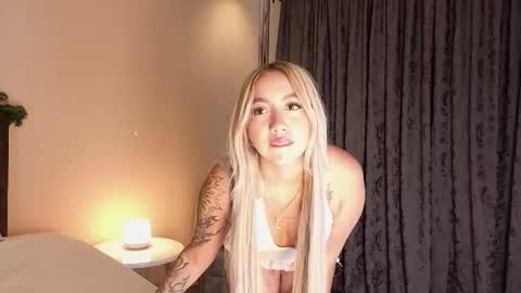 Snapshot of beccajohnson1 chatting on 12/13/25, 10:04 Becca johnson online show from 12/13/25, 10:04