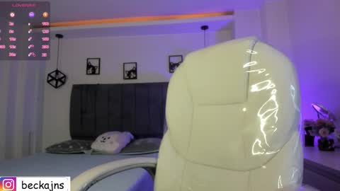 Marzhie online show from 10/22/25, 02:17