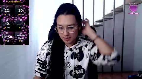 Snapshot of beckdymon chatting on 10/01/25, 08:37 Daniela online show from 10/01/25, 08:37