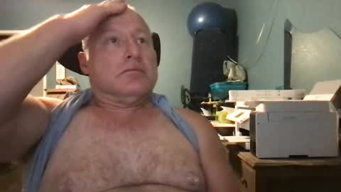 Snapshot of beckster040 chatting on 06/23/26, 05:05 beckster online show from 06/23/26, 05:05