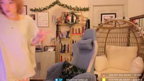 Snapshot of beckthetongue chatting on 12/17/25, 08:59 Beck the tongue online show from 12/17/25, 08:59