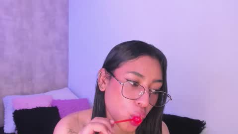 Snapshot of becky__g chatting on 10/16/25, 04:35 becky__g online show from 10/16/25, 04:35