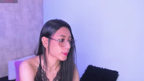 Snapshot of becky__g chatting on 10/19/25, 05:30 becky__g online show from 10/19/25, 05:30