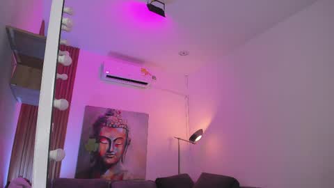 Victoria  online show from 03/28/26, 11:21