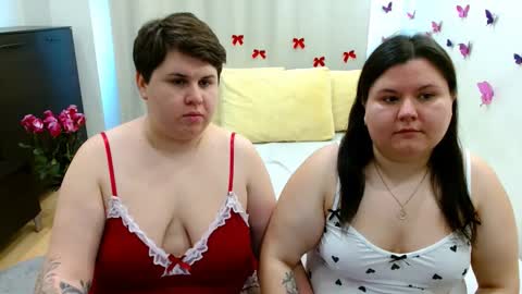 BeckyAndEllen online show from 10/13/25, 09:20