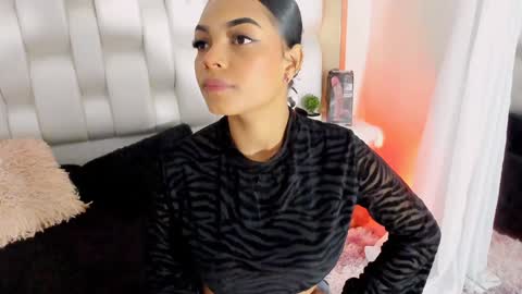 Snapshot of beckyrusso2 chatting on 01/06/25, 12:13 B E C K Y online show from 01/06/25, 12:13