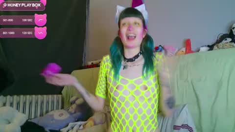 Snapshot of beckytheclown chatting on 07/11/26, 02:36 Beckytheclown online show from 07/11/26, 02:36