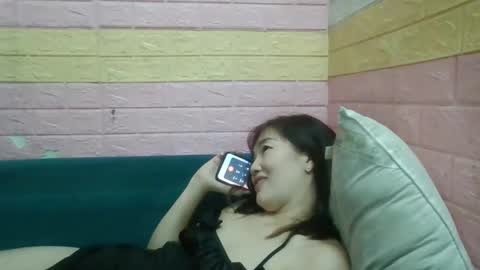 Snapshot of beebaby_xx chatting on 10/13/25, 01:33 beebaby_xx online show from 10/13/25, 01:33