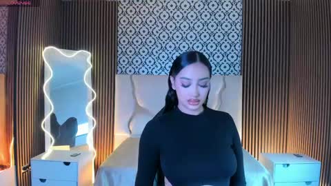Snapshot of beella_tay1 chatting on 04/24/26, 11:56 BELLA online show from 04/24/26, 11:56