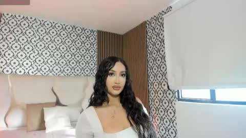 Snapshot of beella_tay1 chatting on 05/26/26, 12:12 BELLA online show from 05/26/26, 12:12