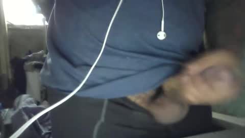 Snapshot of beenallover92 chatting on 11/30/25, 05:39 beenallover92 online show from 11/30/25, 05:39