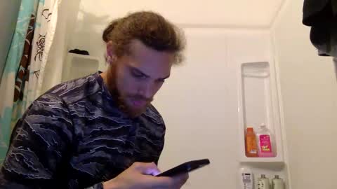 Snapshot of beenduckedoff chatting on 11/12/25, 01:55 beenduckedoff online show from 11/12/25, 01:55