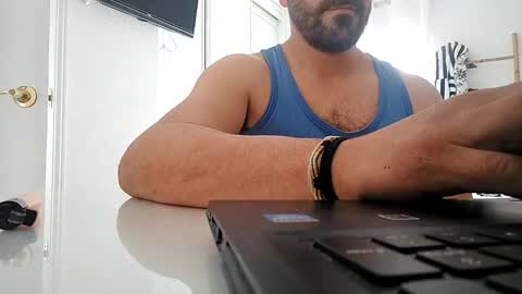 Snapshot of beerman198710 chatting on 02/20/25, 02:24 beerman198710 online show from 02/20/25, 02:24