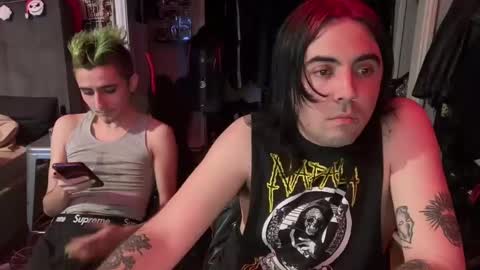 Snapshot of beevisbutthead chatting on 12/28/24, 12:13 beevisbutthead online show from 12/28/24, 12:13