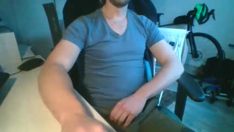 Snapshot of bel7ebite chatting on 12/25/24, 04:00 bel7ebite online show from 12/25/24, 04:00