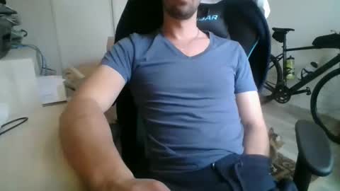 Snapshot of bel7ebite chatting on 12/31/24, 03:09 bel7ebite online show from 12/31/24, 03:09