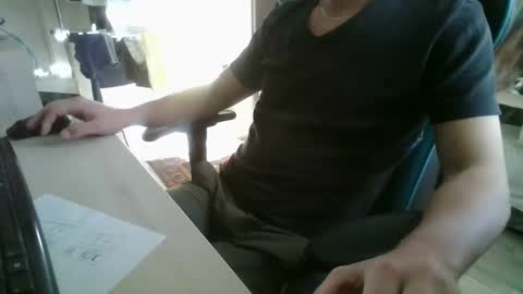 Snapshot of bel7ebite chatting on 01/22/25, 12:27 bel7ebite online show from 01/22/25, 12:27