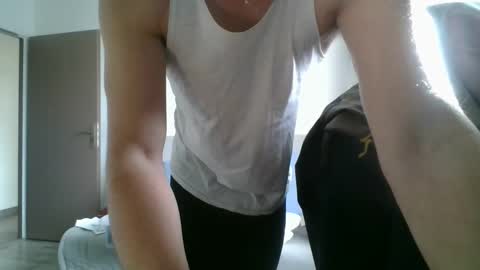 Snapshot of bel7ebite chatting on 01/29/25, 10:58 bel7ebite online show from 01/29/25, 10:58