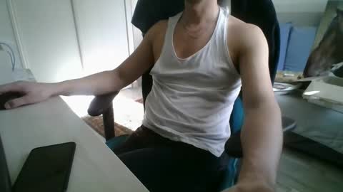 Snapshot of bel7ebite chatting on 02/11/25, 12:27 bel7ebite online show from 02/11/25, 12:27