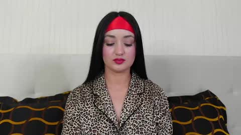 Snapshot of belahabibi chatting on 01/18/25, 11:44 belahabibi online show from 01/18/25, 11:44