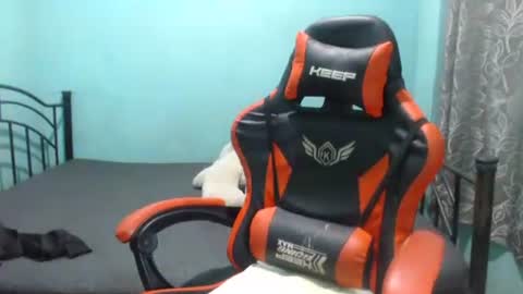 Snapshot of belalicious chatting on 09/22/25, 07:32 Tezza online show from 09/22/25, 07:32