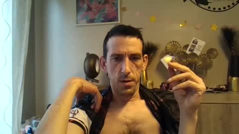 Snapshot of belgianboy33 chatting on 12/02/24, 08:52 Dreamcock online show from 12/02/24, 08:52