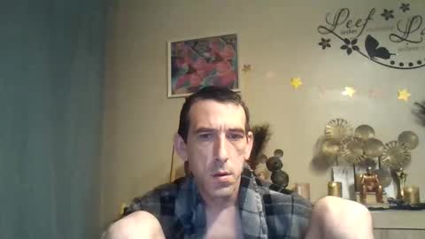 Snapshot of belgianboy33 chatting on 09/10/25, 04:12 Dreamcock online show from 09/10/25, 04:12