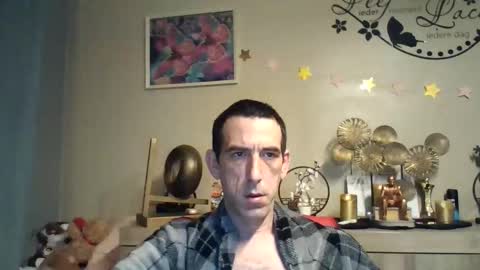 Snapshot of belgianboy33 chatting on 09/23/25, 04:04 Dreamcock online show from 09/23/25, 04:04