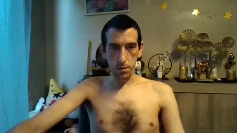 Snapshot of belgianboy33 chatting on 10/09/25, 07:17 Dreamcock online show from 10/09/25, 07:17