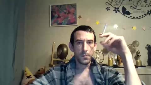 Snapshot of belgianboy33 chatting on 10/12/25, 05:06 Dreamcock online show from 10/12/25, 05:06