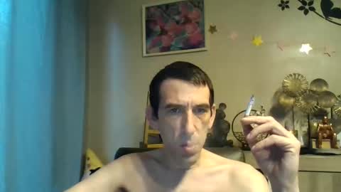 Snapshot of belgianboy33 chatting on 10/21/25, 06:47 Dreamcock online show from 10/21/25, 06:47