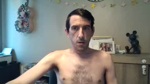 Snapshot of belgianboy33 chatting on 06/19/26, 07:34 Dreamcock online show from 06/19/26, 07:34