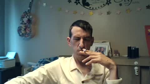 Snapshot of belgianboy33 chatting on 07/05/26, 05:36 Dreamcock online show from 07/05/26, 05:36