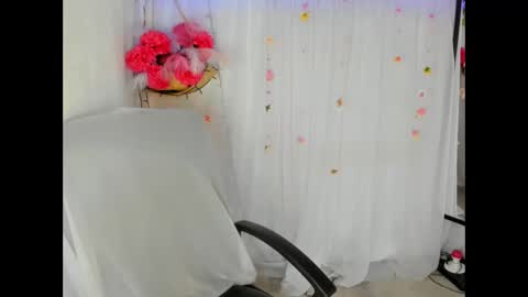 modelo independiente online show from 04/16/26, 10:01