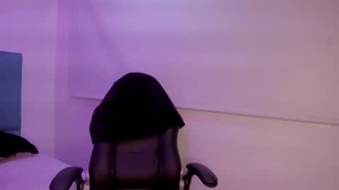 Bella online show from 09/26/25, 03:54