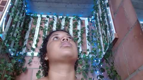 belindathompsonn online show from 12/29/24, 06:49