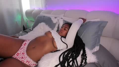 Snapshot of belkis_mills chatting on 12/18/24, 02:06 Belkis online show from 12/18/24, 02:06