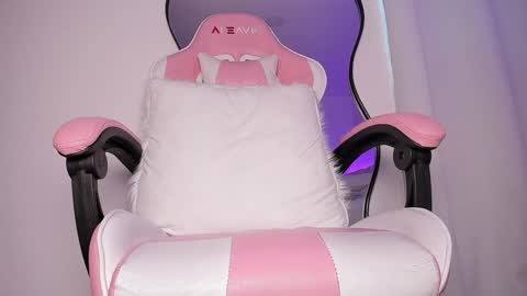 Snapshot of belkis_mills chatting on 01/18/25, 10:49 Belkis online show from 01/18/25, 10:49