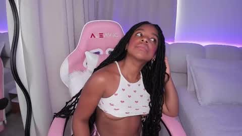 Snapshot of belkis_mills chatting on 02/13/25, 01:48 Belkis online show from 02/13/25, 01:48