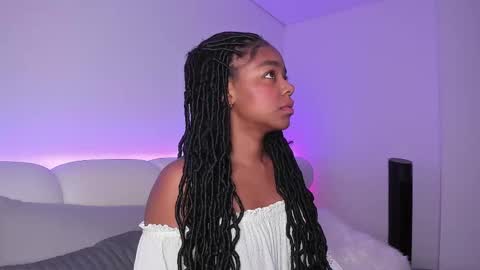 Snapshot of belkis_mills chatting on 02/19/25, 12:33 Belkis online show from 02/19/25, 12:33