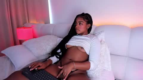 Snapshot of belkis_mills chatting on 10/03/25, 03:09 Belkis online show from 10/03/25, 03:09