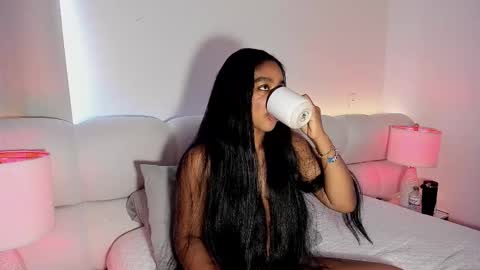 Snapshot of belkis_mills chatting on 10/23/25, 04:39 Belkis online show from 10/23/25, 04:39