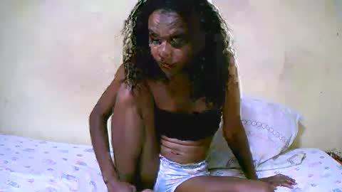 Snapshot of bella193999 chatting on 12/19/24, 08:23 bella193999 online show from 12/19/24, 08:23