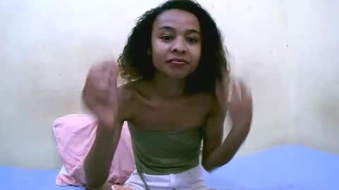 bella193999 online show from 11/22/25, 05:56