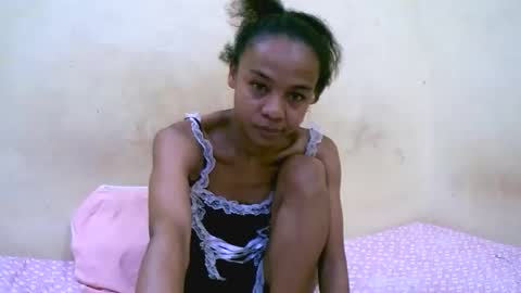 bella193999 online show from 12/19/25, 05:14